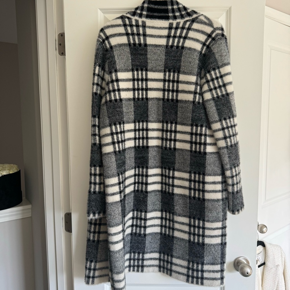Plaid Long Coat in Black and White - Picture 10 of 10